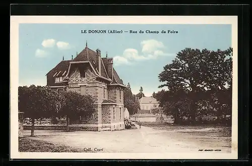 AK Le Donjon, Rue du Champ de Foire