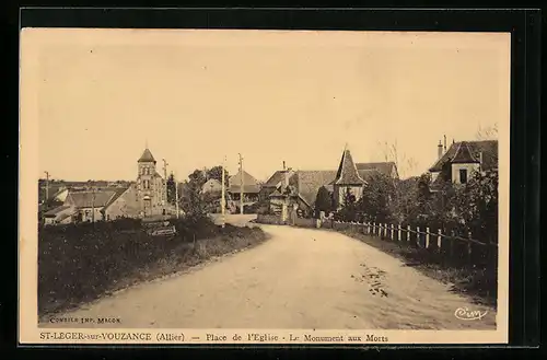 AK St-Leger-sur-Vouzance, Place de l`Eglise-Le Monument aux Morts