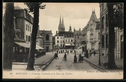 AK Moulins, L`Avenue Nationale et la Place du Thèatre