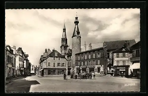 AK Saint-Pourcain-sur-Sioule, Place du Marèchal-Foch