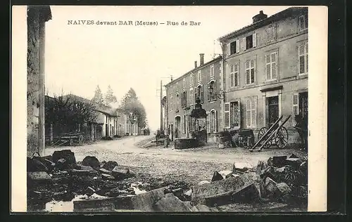 AK Naives-devant-Bar, Rue de Bar, Strassenpartie