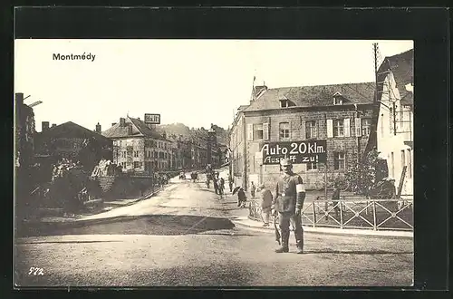 AK Montmédy, Strassenpartie mit Gebäudeansicht