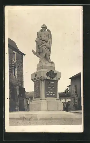 AK Stenay, Monument aux morts de 1914 - 1918