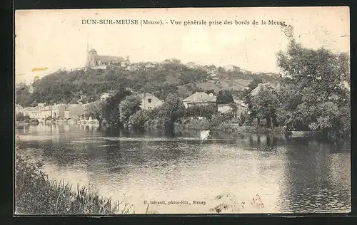 AK Dun-sur-Meuse, Vue générale prise des bords de la Meuse