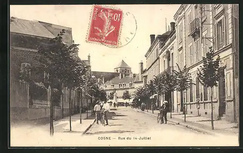 AK Cosne, Vue en Rue du 14 Juillet