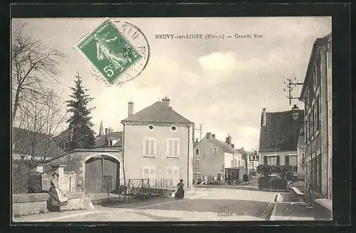 AK Neuvy-sur-Loire, Grande Rue, Strassenpartie