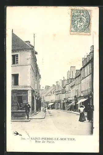 AK Saint-Pierre-le-Moutier, Rue de Paris, Fontaine et Magasins