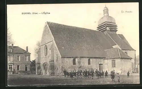 AK Bornel, Enfants avant l`Eglise