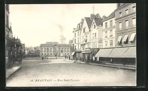 AK Beauvais, Rue Sadi-Carnot, Strassenpartie