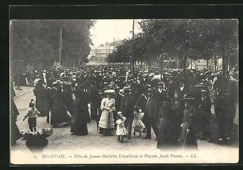 AK Beauvais, Fetes de Jeanne Hachette, une Alleede la Place du Jeude Paume