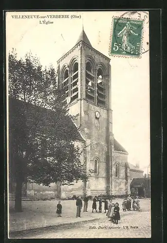 AK Villeneuve-sur-Verberie, Enfants avant l`Eglise