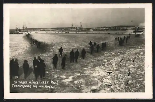 AK Kiel, Spaziergang am Hafen bei strengem Winter 1929
