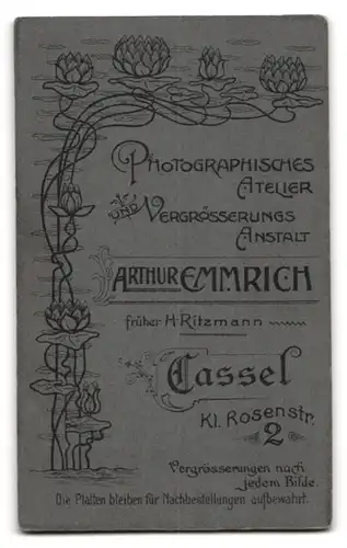 Fotografie Arthur Emmrich, Kassel, Kl. Rosenstr. 2, Junger Herr im Anzug mit Krawatte