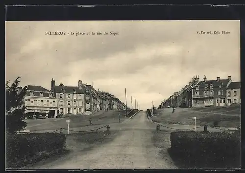 AK Balleroy, La place et la rue du Sapin