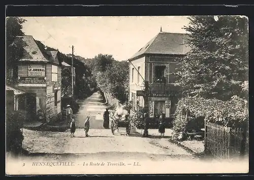 AK Hennequeville, La Route de Trouville