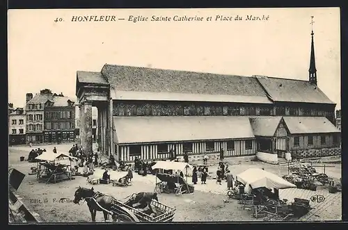 AK Honfleur, Eglise Sainte Catherine et Place du Marché
