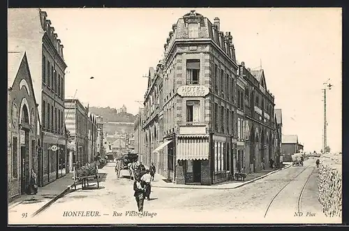 AK Honfleur, Rue Victor-Hugo