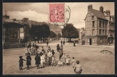 AK Honfleur, La Place Thiers
