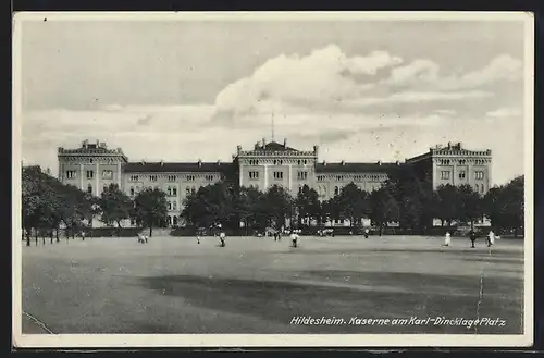 AK Hildesheim, Blick auf Kaserne am Karl-Dincklage Platz
