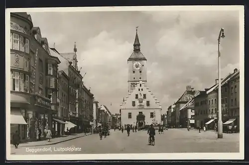 AK Deggendorf, Luitpoldplatz mit Geschäften