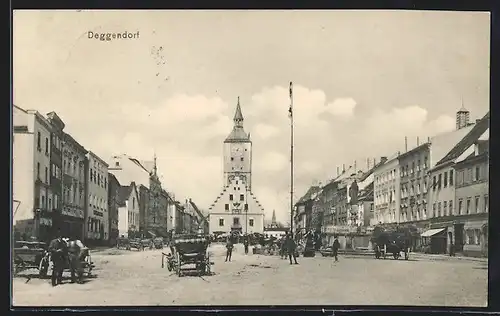 AK Deggendorf, Grosser Platz mit Kirche und Kutschen