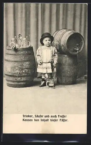 AK Gasthaus zum Finsterbachtal, Kleines Kind in der Brauerei mit Bierfässern