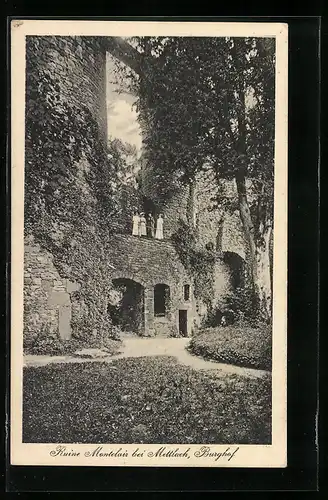 AK Mettlach, Ruine Montclair, Burghof