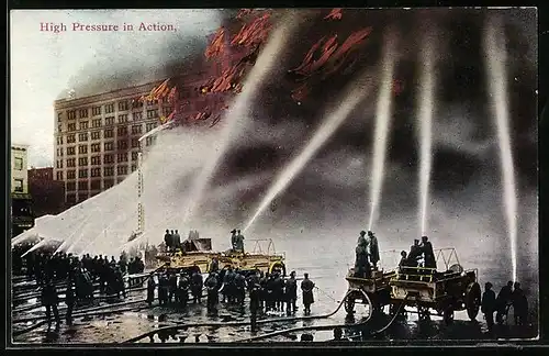 Künstler-AK High Pressure in Action, Feuerwehr löscht ein brennendes Haus