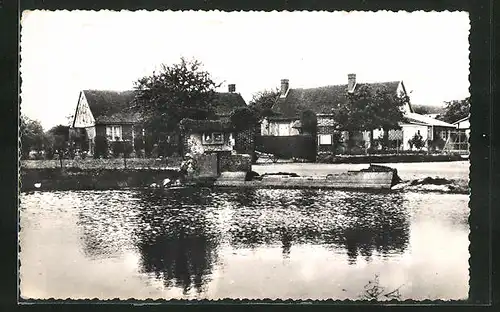 AK Ennencourt-le-Sec, Ortspartie am Ufer