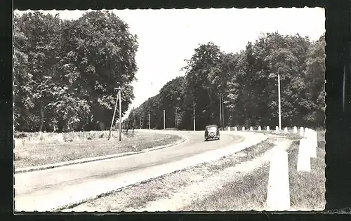 AK La Croix-Saint-Ouen, Route Nationale carrefour du Coude, Strassenpartie
