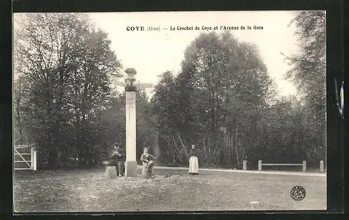 AK Coye, le Crochet de Coye et l`Avenue de la Gare, Wegweiser mit Strassenpartie