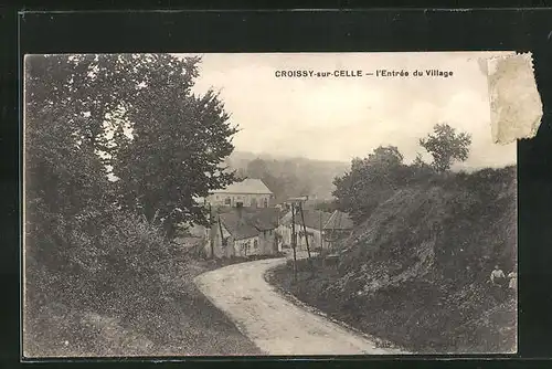 AK Croissy-sur-Celle, l`Entrée du Village