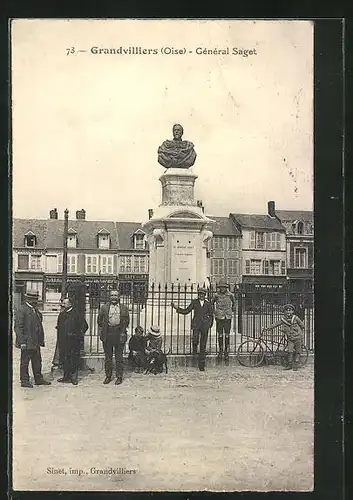 AK Grandvilliers, Statue General Saget