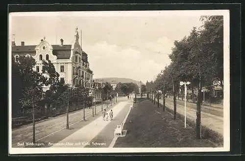 AK Bad Wildungen, Brunnen-Allee mit Café Schwarz