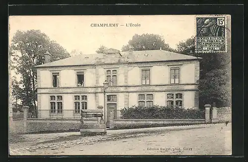 AK Champlemy, L'Ecole