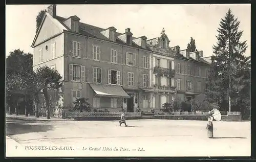 AK Pouges-les-Eaux, Le Grand Hôtel du Parc