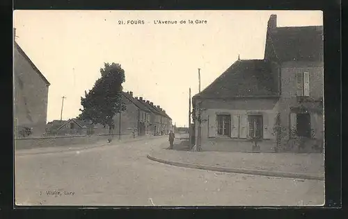 AK Fours, L`Avenue de la Gare