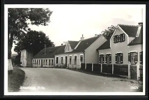 AK Atzenbrugg, Strassenpartie mit Wohnhäusern