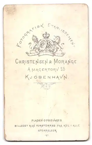 Fotografie Christensen & Morance, Kopenhagen, Amagertorv 25, Zwei kleine Mädchen mit Ponyfrisur und Haarreif