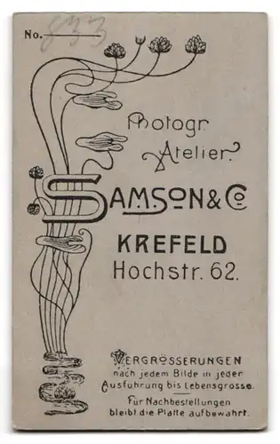 Fotografie Samson & Co., Krefeld, Hochstrasse 62, Baby auf einem Fell