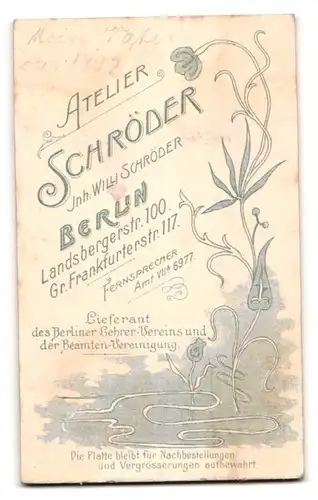 Fotografie Atelier Schröder, Berlin, Landsbergerstrasse 100, Bürgerlicher Herr mit Quadratschädel