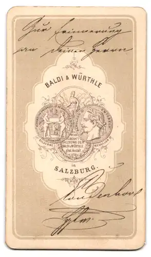 Fotografie Baldi & Würthle, Salzburg, K.u.K. Offizier in Uniform mit Säbel