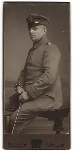 Fotografie Sev. Schoy, Colmar i. Els., Leutnant in Feldgrau Uniform mit mit Schirmmütze