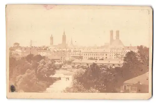 Fotografie A. Beil, München, Ansicht München, Blick in die Stadt mit dem Türmen der Frauenkirche