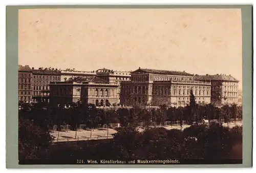 Fotografie unbekannter Fotograf, Ansicht Wien, Blick nach dem Künstlerhaus und Musikvereinsgebäude