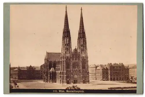Fotografie unbekannter Fotograf, Ansicht Wien, Maximilianplatz mit der Votivkirche