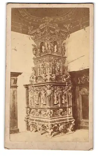 Fotografie Carl Jochner, Augsburg, Ansicht Augsburg, der alte Kachelofen im Rathaus