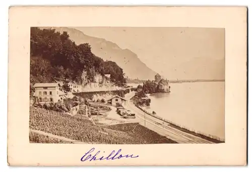 Fotografie unbekannter Fotograf, Ansicht Chillon, Blick nach dem Bahnhof und Cafe Restaurant