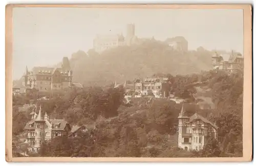 Fotografie Carl Remde, Eisenach, Ansicht Eisenach, Villen im Ort mit Blick nach der Wartburg im leichten Nebel