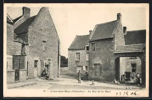 AK Lion-sur-Mer, La Rue de la Mare